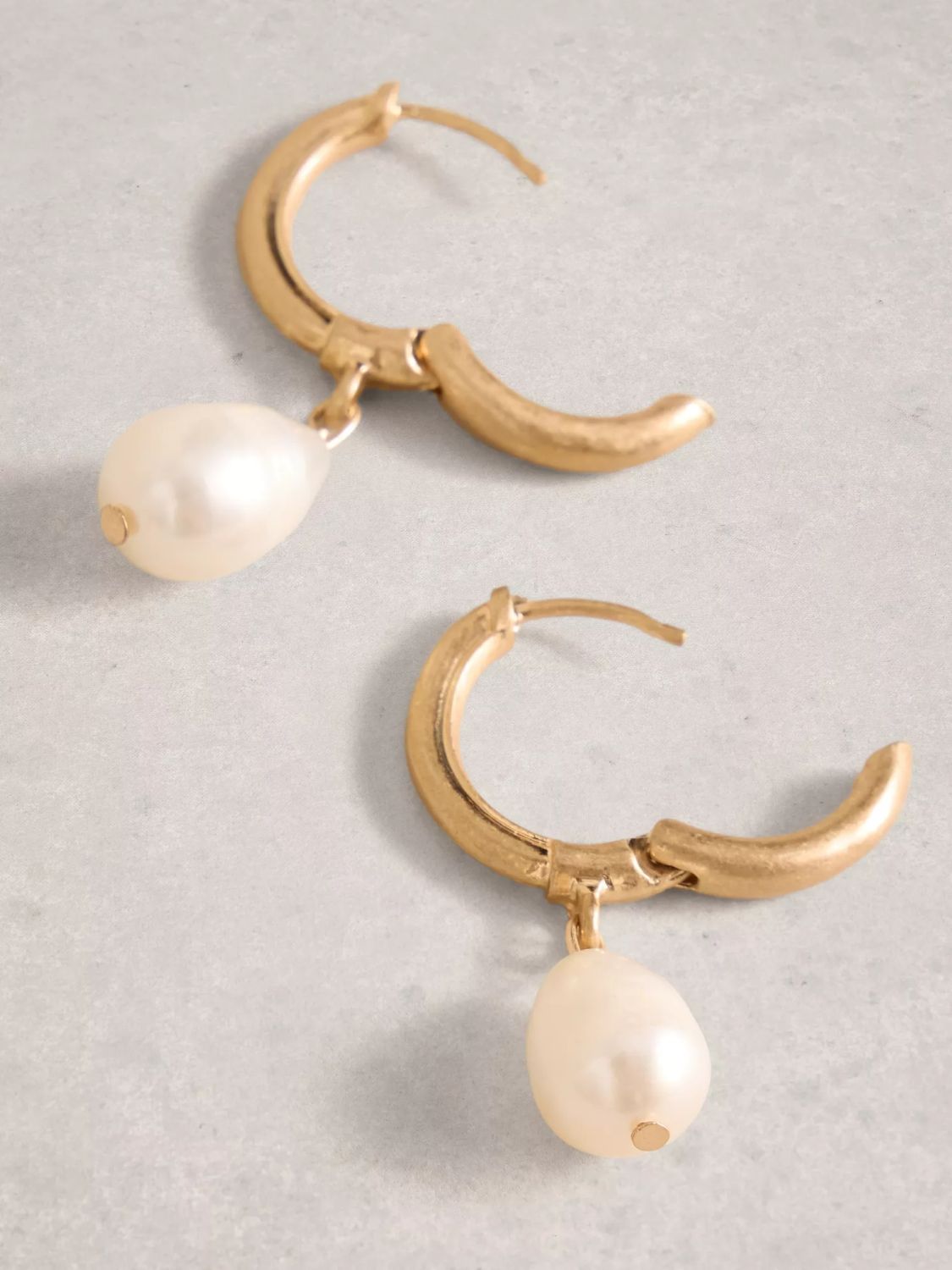 White Stuff Pearl Earring