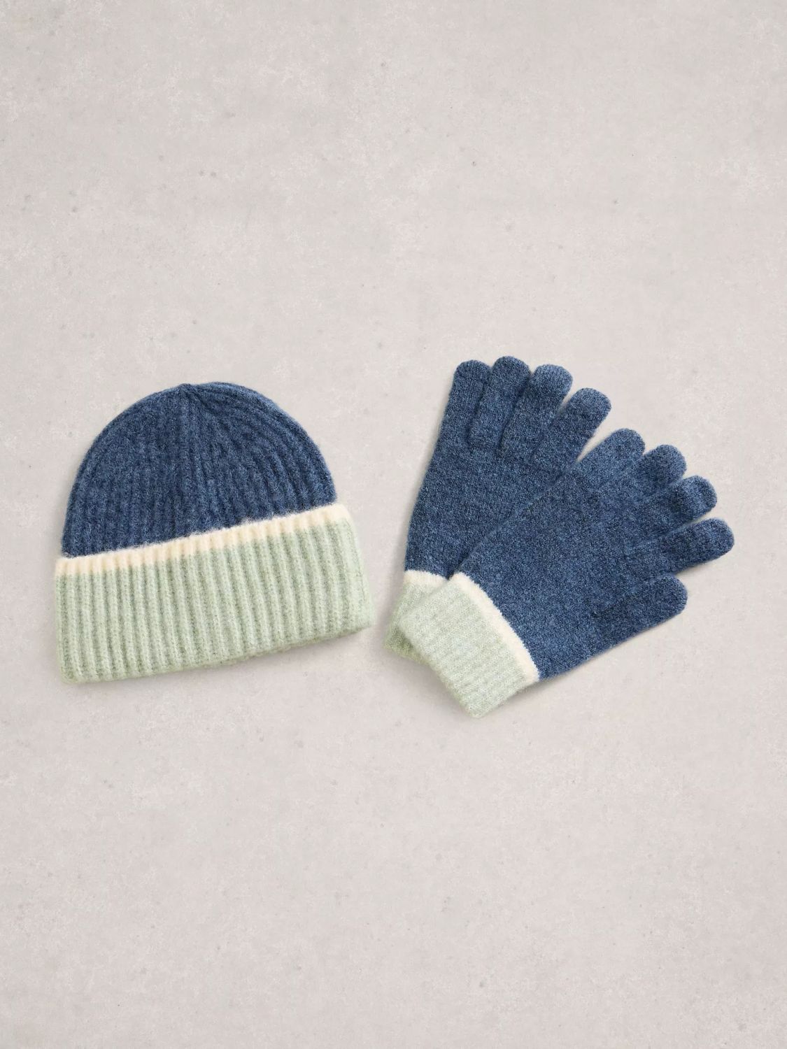 White Stuff Hat & Glove Gift Box